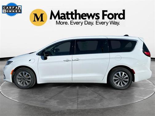 2024 Chrysler Pacifica Hybrid Select