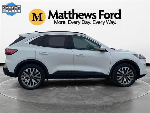 2022 Ford Escape Titanium