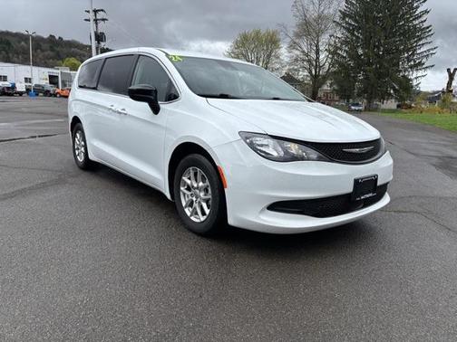 2024 Chrysler Voyager LX