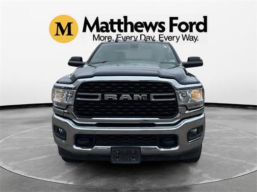 2022 RAM 3500 Big Horn Crew Cab 4x4 8' Box