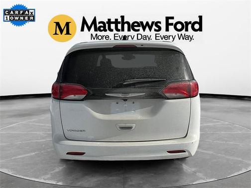 2023 Chrysler Voyager LX