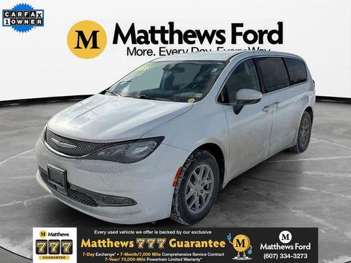 2023 Chrysler Voyager LX