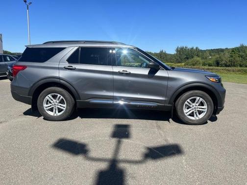 Carbonized Gray Metallic 2022 Ford Explorer XLT