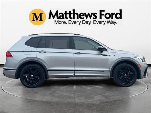 2022 Volkswagen Tiguan 2.0T SE R-Line Black 4MOTION