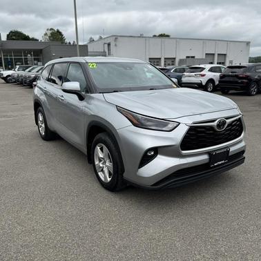 2022 Toyota Highlander LE
