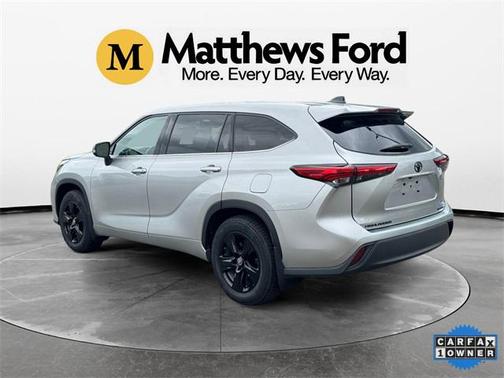 2022 Toyota Highlander LE