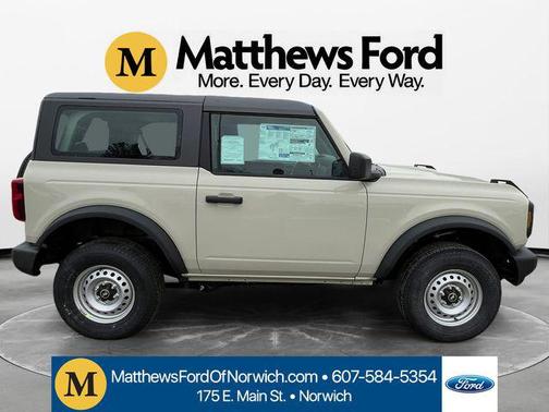 Desert Sand 2025 Ford Bronco Base