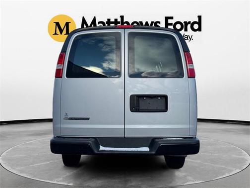 2022 Chevrolet Express 2500 RWD 2500 Regular Wheelbase WT