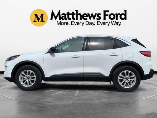Oxford White 2022 Ford Escape SE