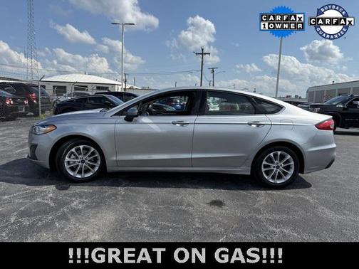 2020 Ford Fusion SE