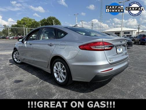 2020 Ford Fusion SE