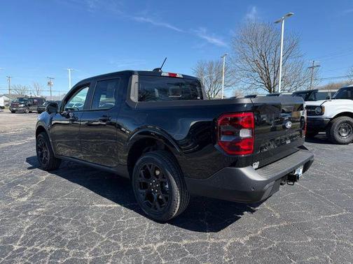 SHADOW BLACK 2026 Ford Maverick Lariat