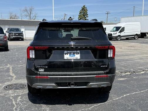 2025 Ford Explorer Active