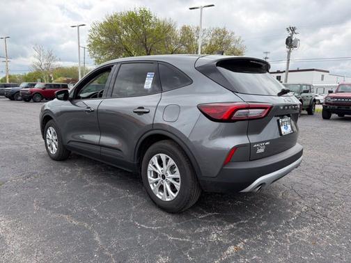 Carbonized Gray Metallic 2025 Ford Escape Active