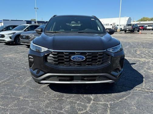 Agate Black Metallic 2026 Ford Escape ST-Line