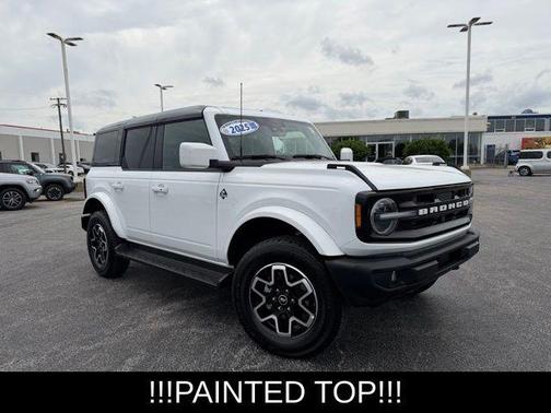 OXFORD WHITE 2025 Ford Bronco Outer Banks