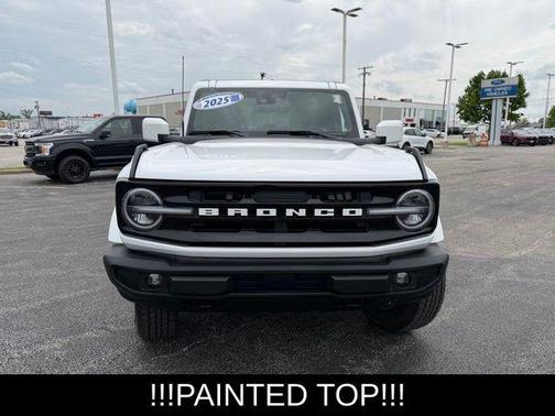 OXFORD WHITE 2025 Ford Bronco Outer Banks