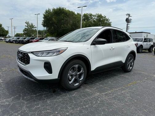 Star White Metallic Tri-Coat 2025 Ford Escape ST-Line