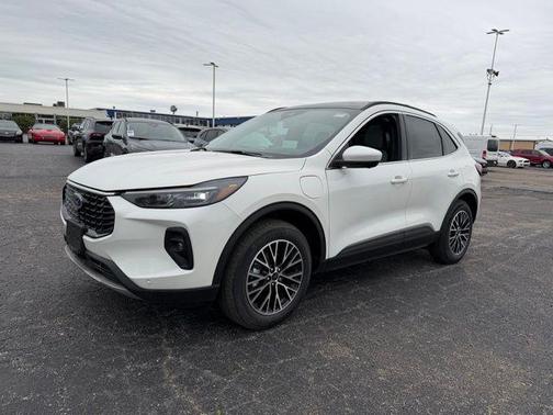 STAR WHITE METALLIC TRI-COAT 2026 Ford Escape PHEV SE