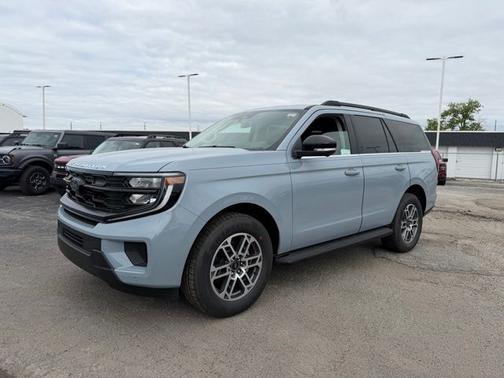 Glacier Gray Metallic Tri-Coat 2026 Ford Expedition Active