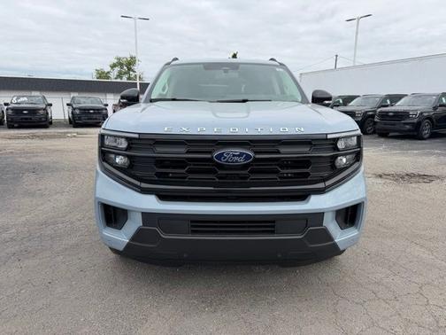 Glacier Gray Metallic Tri-Coat 2026 Ford Expedition Active