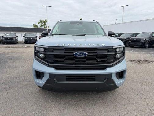 GLACIER GRAY MET TRI-COAT 2026 Ford Expedition Active