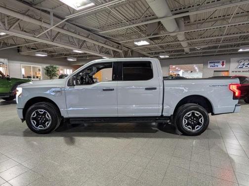 2023 Ford F-150 Lightning XLT