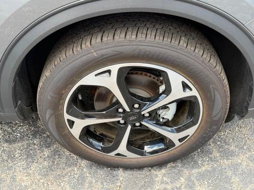 Carbonized Gray Metallic 2025 Ford Escape ST-Line Select