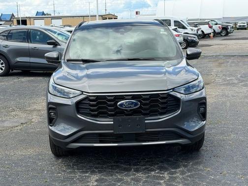 Carbonized Gray Metallic 2025 Ford Escape ST-Line Select