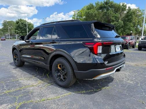 Agate Black Metallic 2026 Ford Explorer Tremor