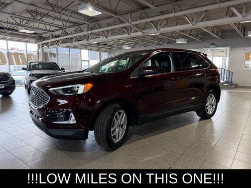 BURGUNDY VELVET MET TINT CC 2023 Ford Edge SEL