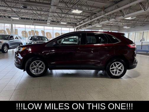 BURGUNDY VELVET MET TINT CC 2023 Ford Edge SEL