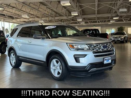 Ingot Silver Metallic 2019 Ford Explorer XLT