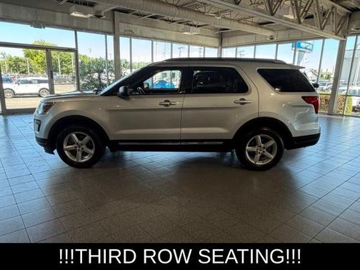 Ingot Silver Metallic 2019 Ford Explorer XLT