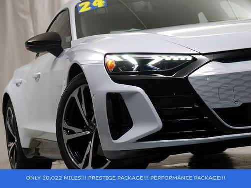 Suzuka Gray Metallic 2024 Audi e-tron GT Prestige