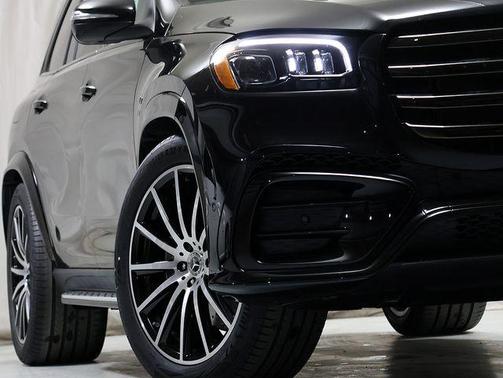 Obsidian Black 2026 Mercedes-Benz GLS 580 Base 4MATIC