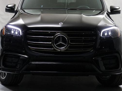 Obsidian Black 2026 Mercedes-Benz GLS 580 Base 4MATIC