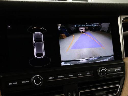 2021 Porsche Macan Base