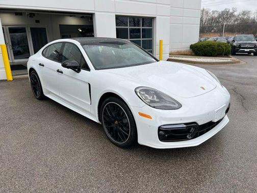Carrara White Metallic 2018 Porsche Panamera 4S