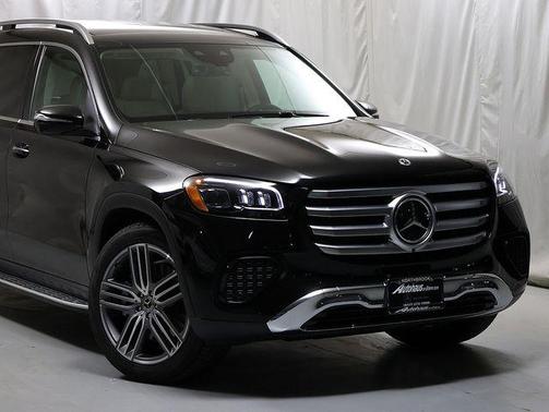 Obsidian Black Metallic 2026 Mercedes-Benz GLS 450 4MATIC