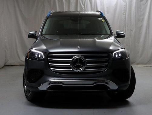 2026 Mercedes-Benz GLS 450 