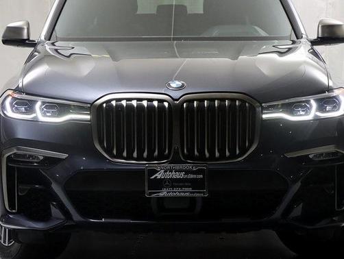 2021 BMW X7 M50i