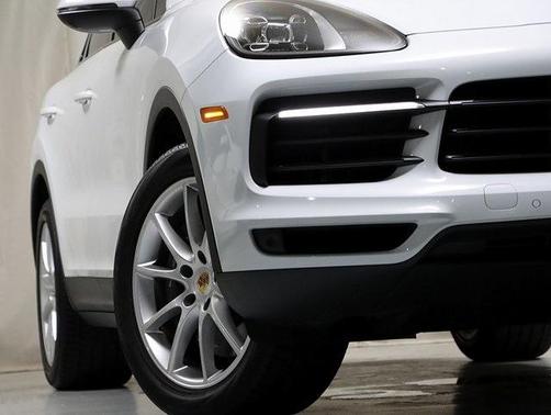 2022 Porsche Cayenne Base