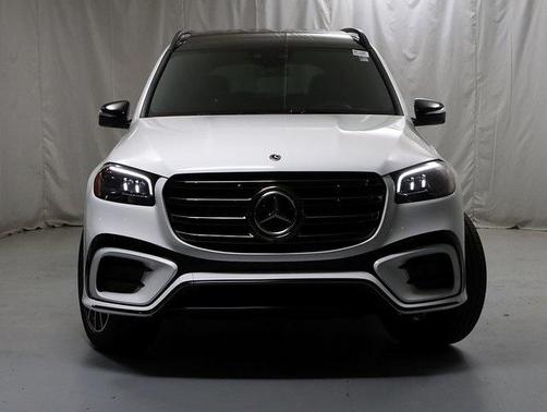 2026 Mercedes-Benz GLS 580 