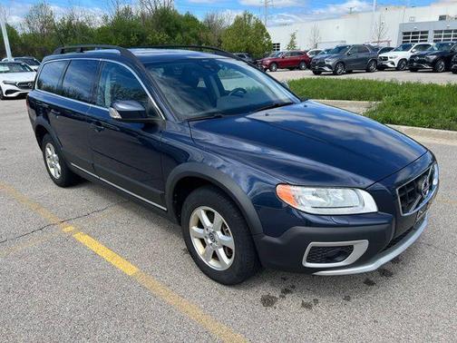 Caspian Blue Metallic 2013 Volvo XC70 3.2