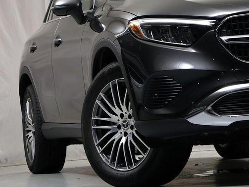 Graphite Gray Metallic 2026 Mercedes-Benz GLC 300 Base 4MATIC