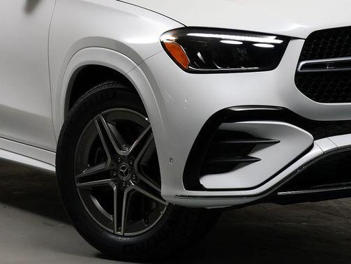 Moonlight White 2026 Mercedes-Benz GLE 450 4MATIC