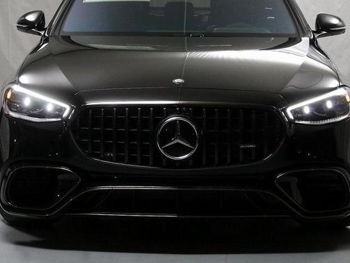 2025 Mercedes-Benz AMG S 63 E Base