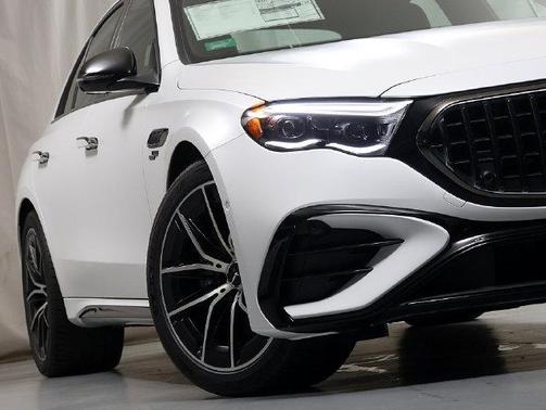 Moonlight White 2027 Mercedes-Benz E-Class 53 AMGÂ