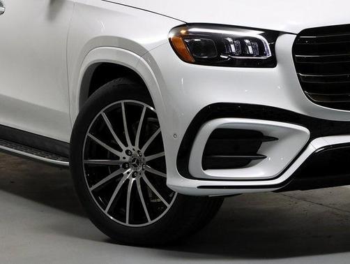 2026 Mercedes-Benz GLS 580 